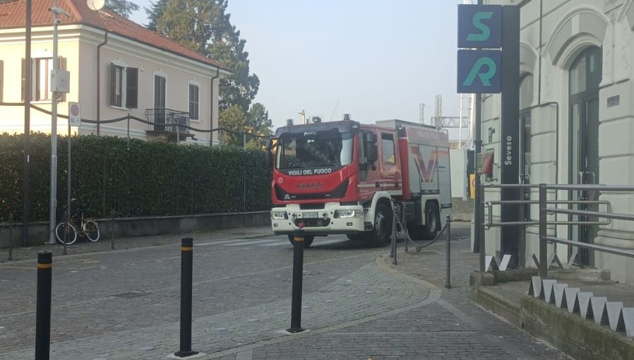 Due pendolari intrappolati nell’ascensore della stazione per un black out