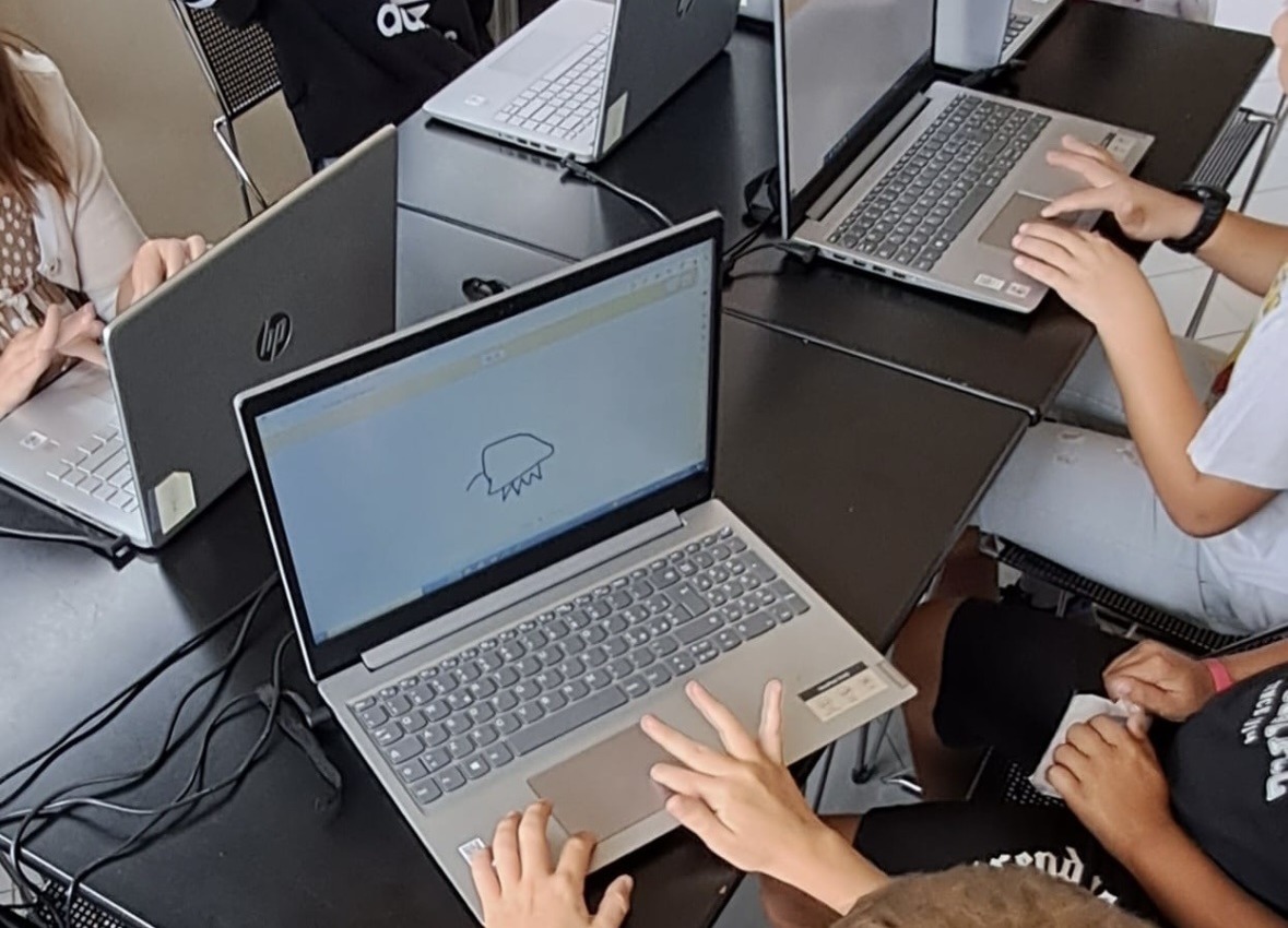 Consegna di 34 computer all’Istituto Comprensivo Toti di Lentate sul Seveso