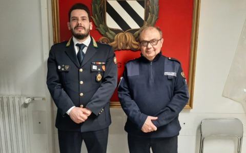 Una bimba di 4 anni ritrovata dagli agenti dopo essersi allontanata dal papà