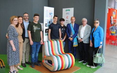 Il Fuori Salone 2026 si svolge tra piazza Municipio e Villa Traversi