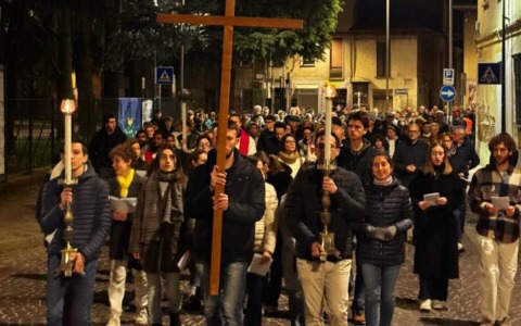 La Via Crucis nei luoghi colpiti dall’alluvione