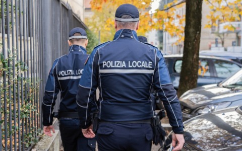 Pensionata aggredita da un’automobilista in piazza Correggio