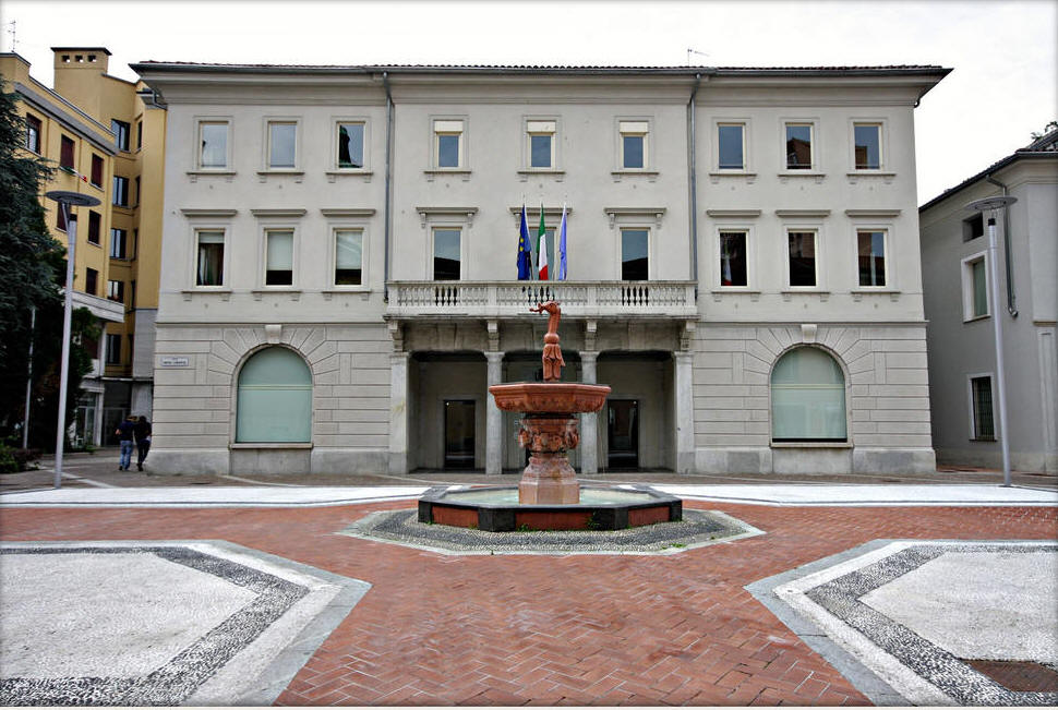 Assenza di inviti dalla Giunta: le opposizioni si rivolgono al prefetto