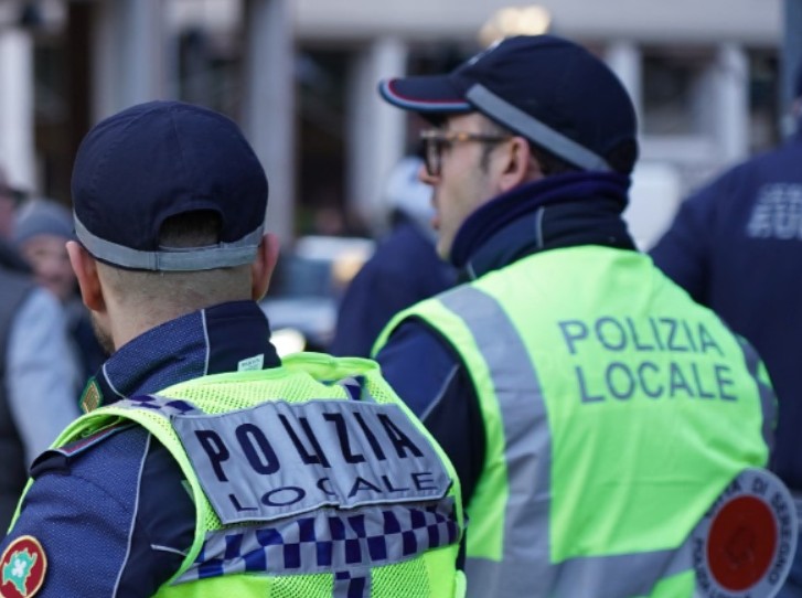 Minimarket denunciato per vendita di alcolici a minorenni