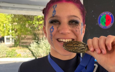 Danza aerea: Angelica Villa, campionessa a soli 12 anni