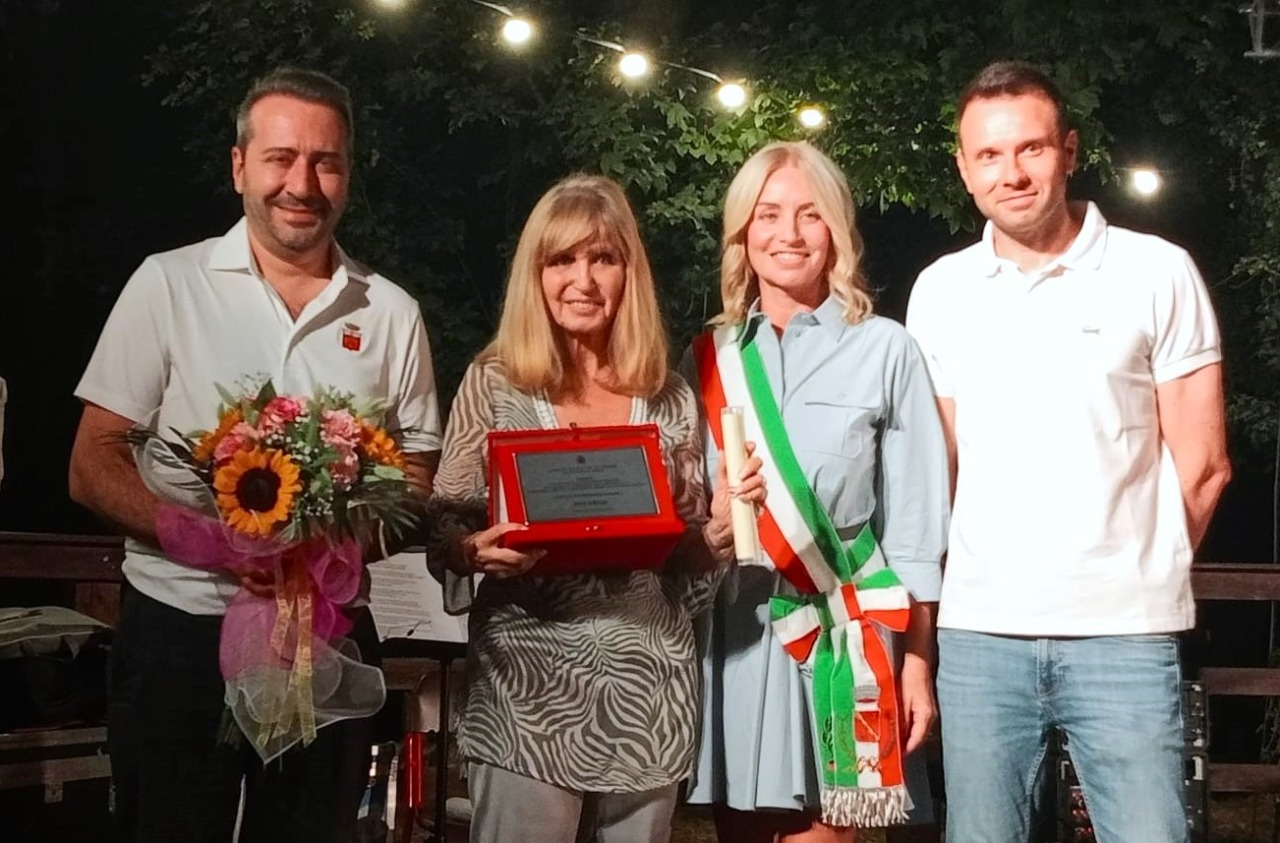 Dori Ghezzi riceve la cittadinanza onoraria a Lentate sul Seveso