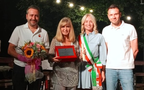 Dori Ghezzi riceve la cittadinanza onoraria a Lentate sul Seveso