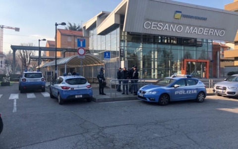 Polizia di Stato: controlli straordinari identificano 152 persone e 74 veicoli
