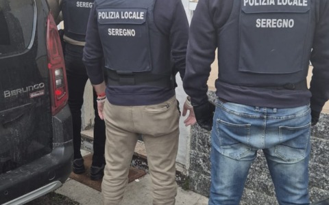 Scoperto un appartamento abusivo trasformato in dormitorio