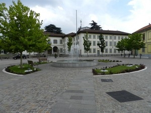 Violenza in piazza a Barlassina: l’opposizione chiede spiegazioni alla Giunta